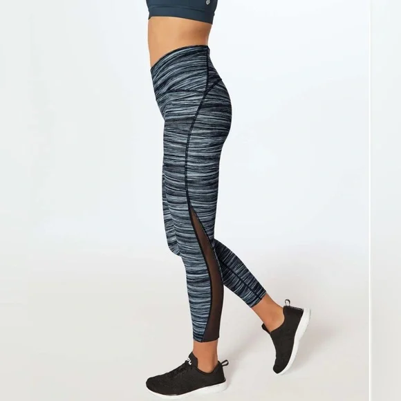 Lululemon Train Times 7/8 Pant *25" size 6 - Picture 1 of 6